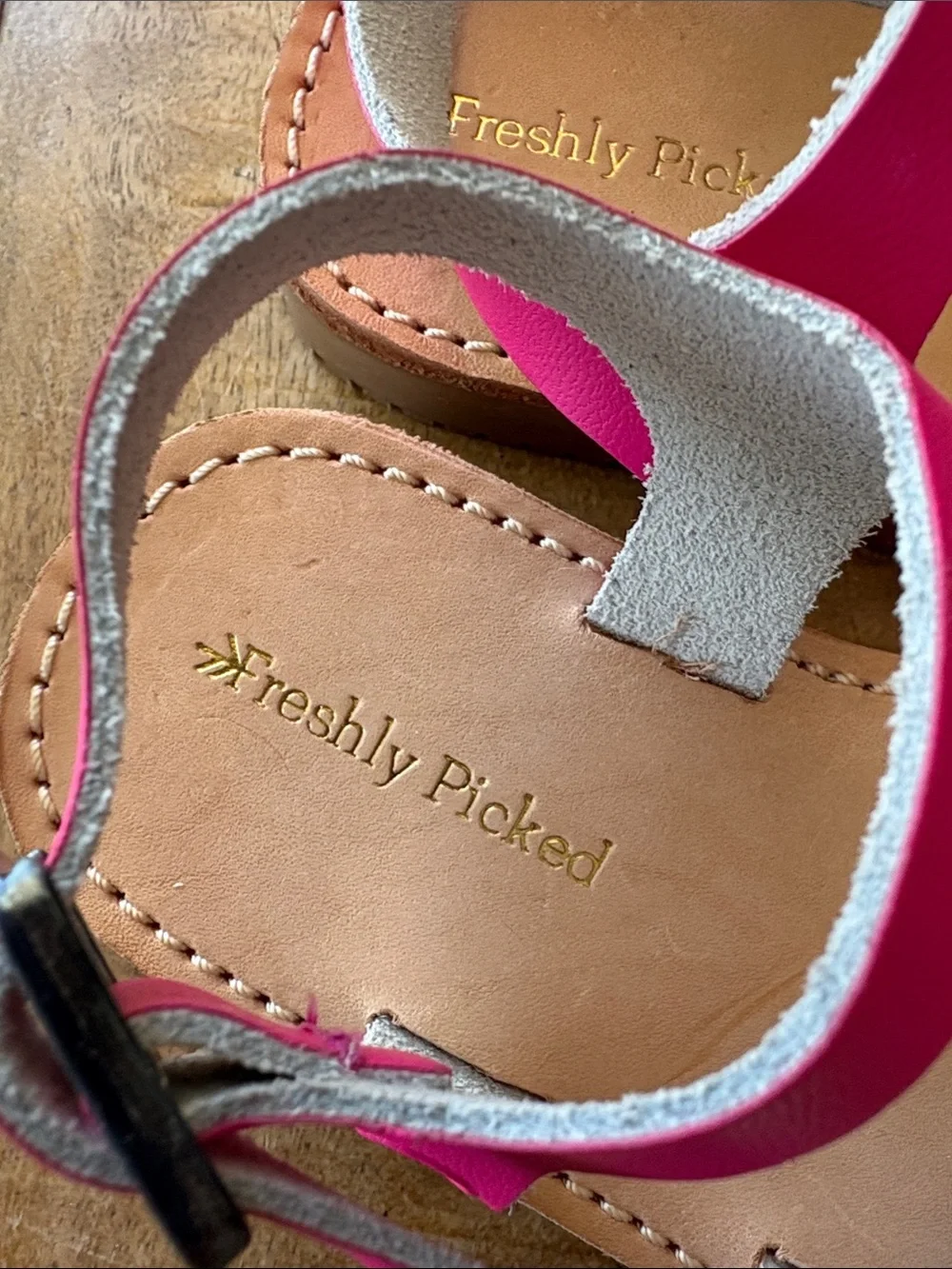 Freshly Picked Hot Pink Leather Bow Sandals for Girls Toddler size 5